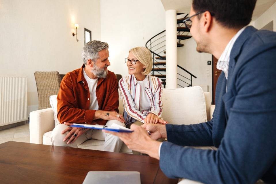 Timely Advice: Knowing When to Call a Personal Financial Advisor